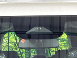 【ホンダセンシング】走行中に前方の車両等を認識し、衝突しそうな時は警報とブレーキで衝突回避と被害軽減をアシスト。より安全にドライブをお楽しみいただけます。