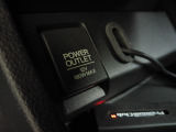 12V電源ソケットを設置しております。周辺機器の充電にご利用頂けます。