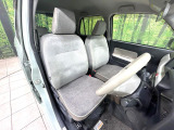 運転席シート廻りは使用感も少なく、良好な状態となっています。丁寧に使われていたことがよくわかりますね。