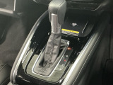 オートマチックシフトレバーは、手になじみ操作しやすい形状で安全運転にもつながります♪