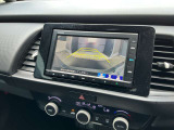 バックカメラ付きで駐車の際も安心です。