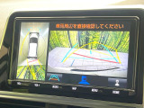 【パノラミックビューモニター】専用のカメラにより、上から見下ろしたような視点で360度クルマの周囲を確認することができます☆死角部分も確認しやすく、狭い場所での切り返しや駐車もスムーズに行えます。