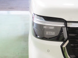 LEDヘッドライトは、点灯の瞬間から光量を発揮し、突然暗くなるトンネルなどでの安定感を高めます。