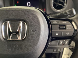 ハンドルにHondaセンシング系のクルーズコントロールやレーンキープアシストなどの操作スイッチが装備されています。ハンドルから手を離さず安全に操作できます。