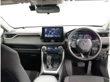 オシャレなインテリアで運転する気分も盛り上がりますよね^^
