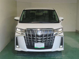 明度の高いLEDヘッドライトで、夜間の運転も安心です。