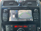 アラウンドビューモニターは、まるで上空から見たような映像で駐車をサポート!苦手な駐車も心強いですね!