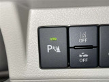 コーナーセンサーを車の前後に装備。障害物までの距離に応じて警告音を変えてお知らせ。縦列駐車時や駐車場・車庫などでの取り回しをサポートします。詳細は販売店スタッフまでおたずねください。