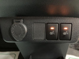運転席と助手席には寒い日に嬉しいシートヒーターが付いております。