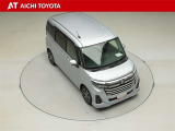 両側パワースライドドア付きだから、狭い駐車スペースなどでの乗り降りラクラク♪小さなお子さまのいるご家庭には嬉しい装備です。