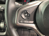 ステアリングにオーディオ操作スイッチが付いています。オーディオ画面に直接タッチしなくても操作が出来ますので、運転に集中できます。