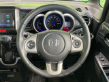 【純正革巻きステアリング】上質な革を使用することで、手にしっかり馴染みとても運転しやすいハンドルです♪