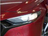 【LEDヘッドライト】省電力で長寿命の明るく運転しやすいLEDヘッドランプです。明るく照らすので暗い夜道からお客様を守ってくれます。お近くの広島マツダまでお越しください。