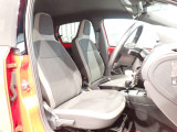 楽な姿勢で座ることが出来るので長時間の運転でも疲れにくいですし体もぶれにくいですよ。