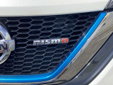 ニスモマークとe-POWERのブルーライン