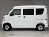 【ユーカーズ浜線へようこそ】屋根付駐車場なので、雨でもゆっくり車をご覧いただけます!当社は、新車、中古車、サービス工場と併設しております。トラブル時も安心です!