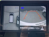 インテリジェント アラウンドビューモニター。クルマのまわりや目が届きにくいところも、大きい画面でしっかり確認できるので安心。