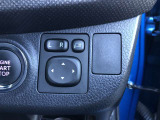 電動格納式ドアミラー付き。 狭い駐車場へ停めた時に、ボタン1つで左右のミラーをたたむ事ができます。