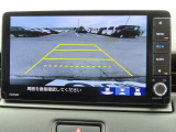 リアワイドカメラシステム!従来の視野に加えて、後方側方を約180&deg;まで見えるワイドビューと、後方を真上から見たような視野で駐車時などに便利なトップダウンビューの3つの視野があります!