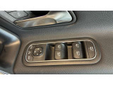 自動車保険に関しても、メルセデス・ベンツ専用のプログラムをご用意しております。飛び石や落下物などでのフロントガラスの修理が必要となった場合、最大で9万円分の補償を致します。