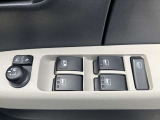 全席パワーウインドです。ドアミラーの格納調整も行えます!
