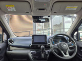 運転席周りの視界もよくハンドルも軽い取り回しなのですごく運転がしやすい車です。