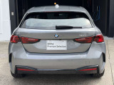 BMWを熟知したメカニックによる、360度の納車前点検。ドイツ本国と同様の教育・訓練を受けたメカニックが徹底的に点検、整備した後にお客様にお引渡しします。
