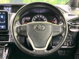 【純正革巻きステアリング】上質な革を使用することで、手にしっかり馴染みとても運転しやすいハンドルです♪