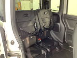 座面を跳ね上げるチップアップ機能付き☆高さのあるお荷物も積むのにとても便利です♪