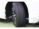 タイヤサイズ 235/50R18。