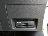 純正ETC2.0付 料金所もスムーズに通れ、割引料金の適用もあります。ビルトインできれいに収まっており、見た目もスマートです。
