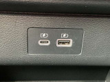 USB充電ポートがついています。