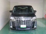 明度の高いLEDヘッドライトで、夜間の運転も安心です。