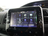 <Bluetooth>スマートフォンなどの機器と車をBluetoothで接続すると、ワイヤレスで音楽を再生できます。