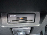 ETC2.0 高速道路を利用する際、ノンストップで料金所を通過できます。別途セットアップ料金がかかります