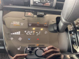 オートエアコン/ヒーターシート/ステアリングヒーター/ドライブモードセレクター