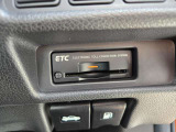 ETCならこんな利点が!!1. キャッシュレスシステムで、現金などを用意する必要無し!2. 料金所をノンストップで通過できます。