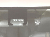 【トヨタセーフティセンス】走行中に前方の車両等を認識し、衝突しそうな時は警報とブレーキで衝突回避と被害軽減をアシスト。より安全にドライブをお楽しみいただけます。