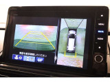 純正のマルチビューカメラが装備されています!上から見下ろしたような視界のカメラが駐車をサポートします!