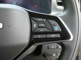 運転支援機能・プロパイロット搭載。 設定した速度で定速走行でき、先行車に自動で追従走行も可能です。さらにハンドル支援機能もあり、車線の中央を走るように制御してくれます。