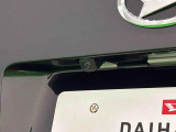 ナビゲーション等を装着した場合にバックするとき後方の安全確認ができるバックカメラが付いてます
