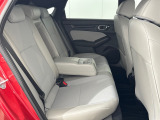 広々としたカーゴスペース。週末のお買い物や長期旅行のたくさんの荷物も積載できます。