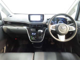 見通しのよいすっきりとした視界で、誰でも運転しやすいです。運転のしやすさは疲れにくさにも繋がりますよ♪