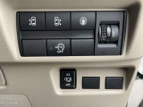 運転席まわりの画像です。