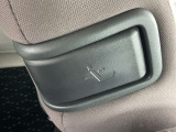 助手席は右側にもリクライニングレバーがあり、運転席からのリクライニング調整が可能です。