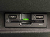 ETCカードを挿入することで高速道路を利用する際の支払いがキャッシュレスになったり、ETCスマートインターチェンジが利用できます。保証は製造メーカー修理保証のみで期間外のものは対象外となります。