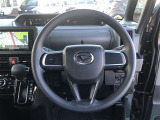 ハンドルは、車を運転する上で、ずっと握っている重要なパーツです。 手にフィットする物が、いいですよね♪