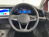 現代のVWの顔ともいえるGolf。なめらかな走りはもちろん安全性も充実させ、あなたのドライブに安心と楽しみを提供します。