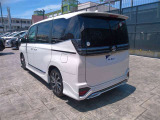 LEDテールライトです。省電力、高輝度のLEDは明るく照らすので夜間運転時の視認性を高めます。スタイリッシュな見た目で細かいところもこだわりたいあなたに!