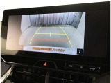 バックガイドモニターで、後方を確認しながら安心して駐車することができます。運転初心者も熟練者も必須の機能ですよ!
